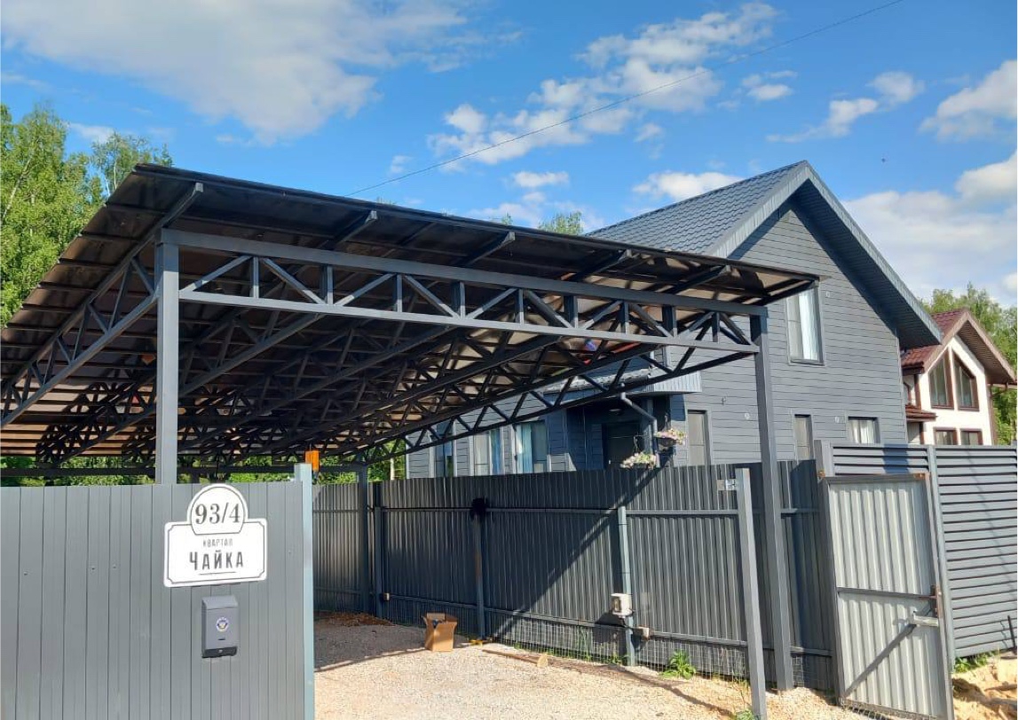 Односкатный навес из сотового поликарбоната Полузакрытый навес с крышей из поликарбоната